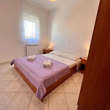 Dorana Apartment *