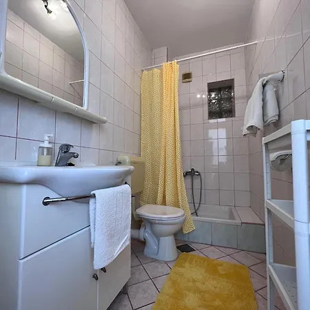 Dorana Apartman *